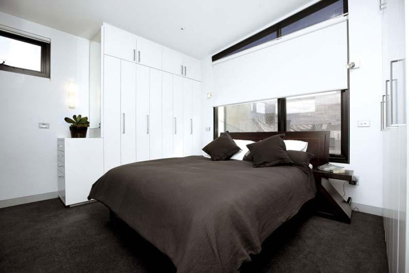 bed room with ensuite